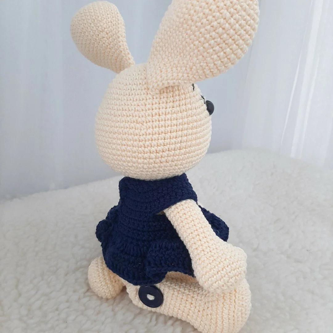 Coelhinha Manu - Croche - Amigurumi - Image 2